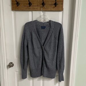 Elegant Gray Women's Cardigan